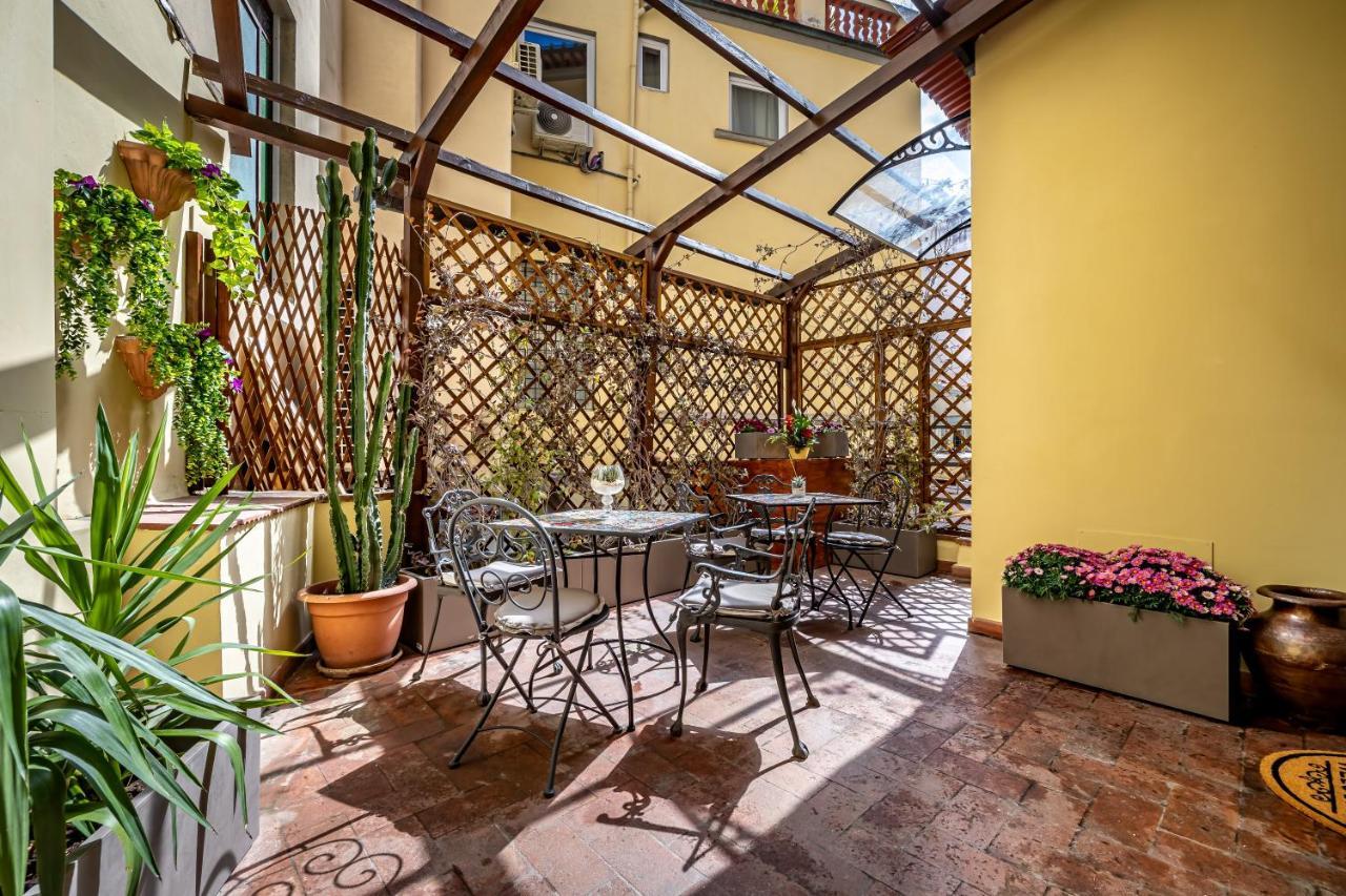 Maison Pitti Firenze Bagian luar foto