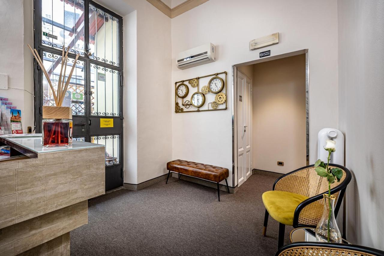 Maison Pitti Firenze Bagian luar foto